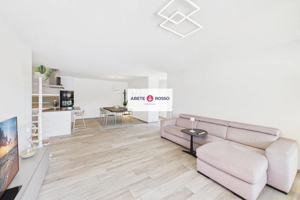 Splendido attico di 4.5 locali con ampia terrazza e finiture moderne. – Foto 9 von 29