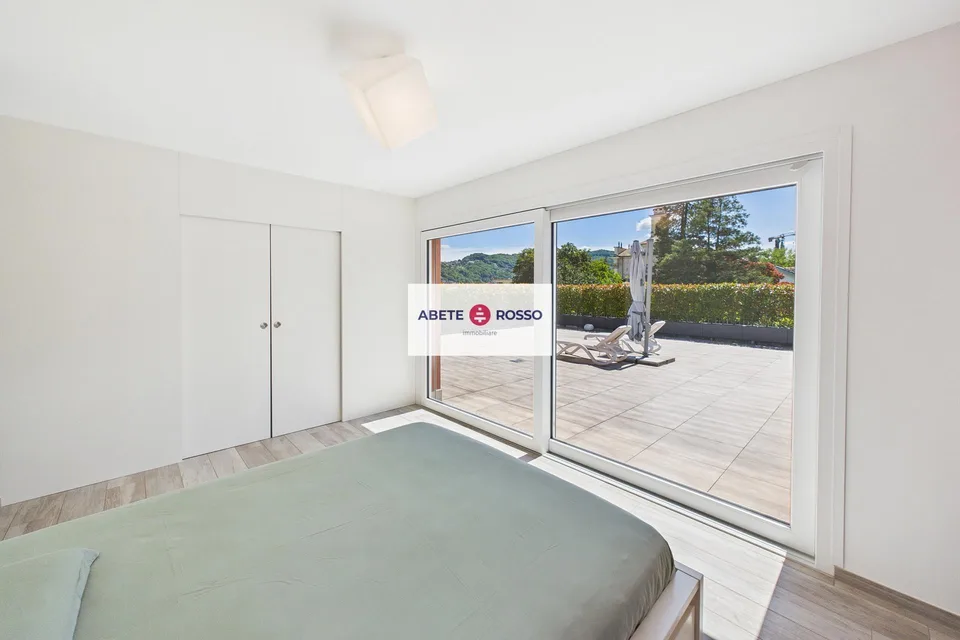 Splendido attico di 4.5 locali con ampia terrazza e finiture moderne. – Foto 28 von 29