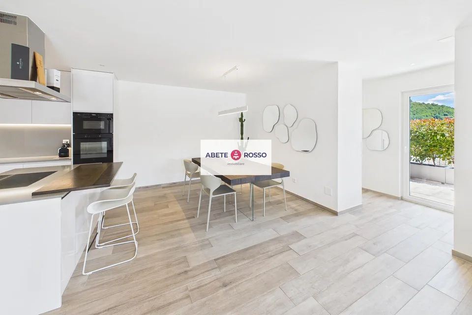 Splendido attico di 4.5 locali con ampia terrazza e finiture moderne. – Foto 12 von 29