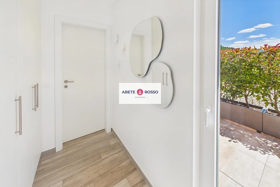 Splendido attico di 4.5 locali con ampia terrazza e finiture moderne. – Foto 13 von 29