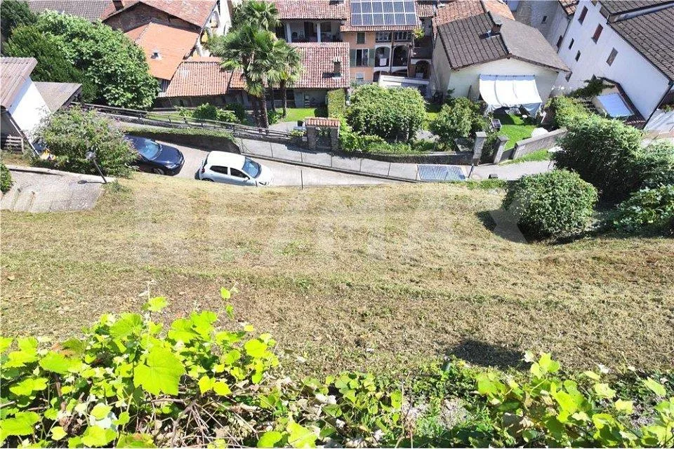 Terreno edificabile con bella vista lago e monti