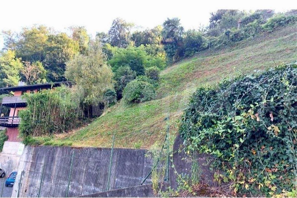 Terreno edificabile con bella vista lago e monti
