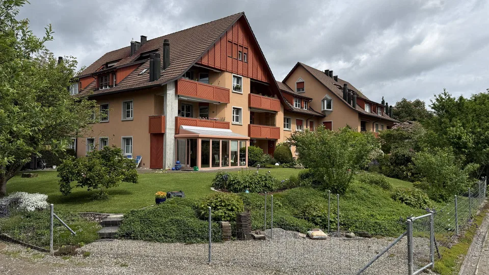 4.5-Zimmer-Wohnung mit Potenzial – 3 Min. Bahnhof, 23 Min. Zürich