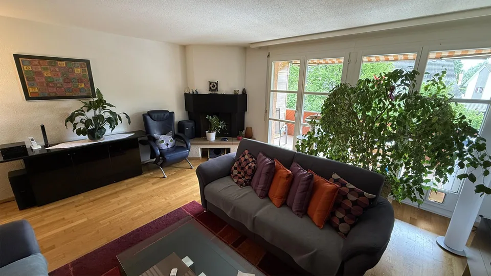 4.5-Zimmer-Wohnung mit Potenzial – 3 Min. Bahnhof, 23 Min. Zürich