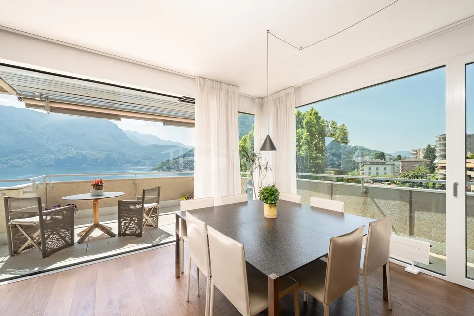 ELEGANTE ATTICO AL 12? PIANO NEL CUORE DI LUGANO