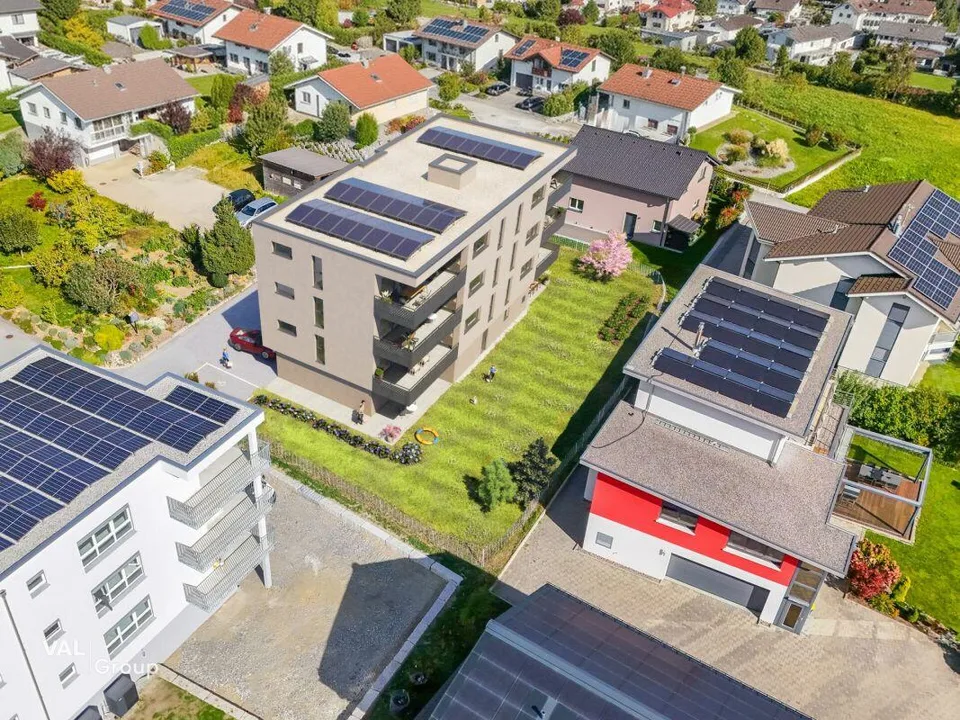 Stilvoller Neubau, hochwertig und lichtdurchflutet