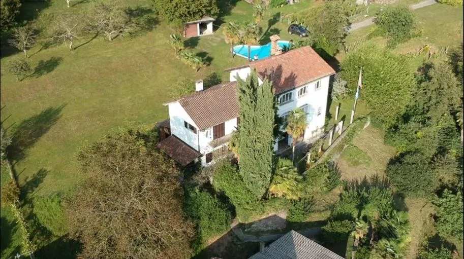 Traditionelles, Tessiner Steinhaus in exklusiver Alleinlage