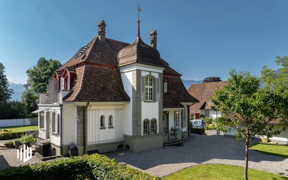 ImmoWyss -  Neubarocke Villa mit Dependance, Pavillon und Seeanstoss