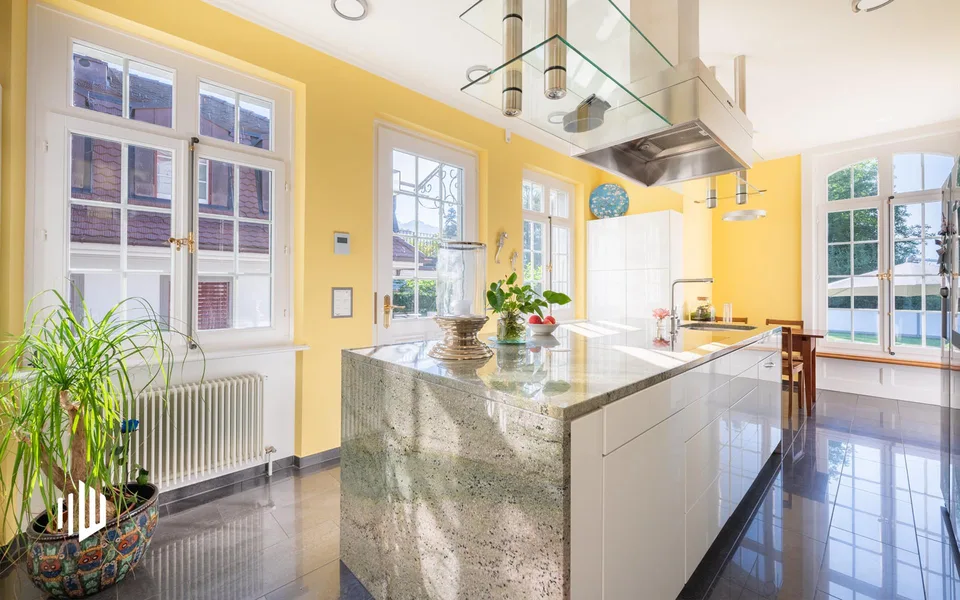 ImmoWyss -  Neubarocke Villa mit Dependance, Pavillon und Seeanstoss