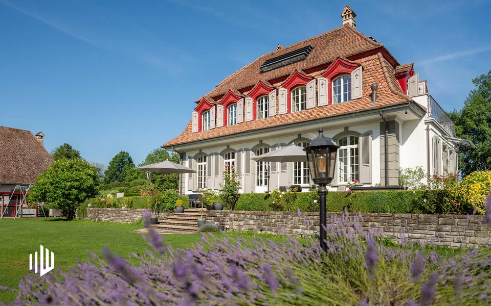 ImmoWyss -  Neubarocke Villa mit Dependance, Pavillon und Seeanstoss