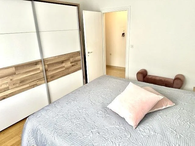 2-Zimmer-Wohnung im 1. OG sehr zentral, ruhig, sonnig mit schöner A... – photo 9 sur 19
