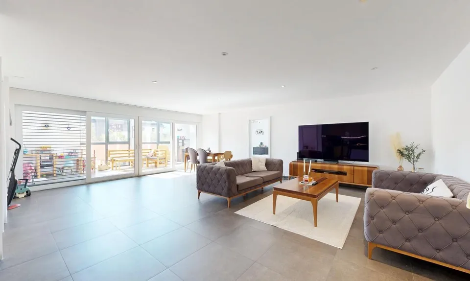 Grand 5,5p de 200 m² + Terrasses – Idéal Investisseurs ou Bi-familial