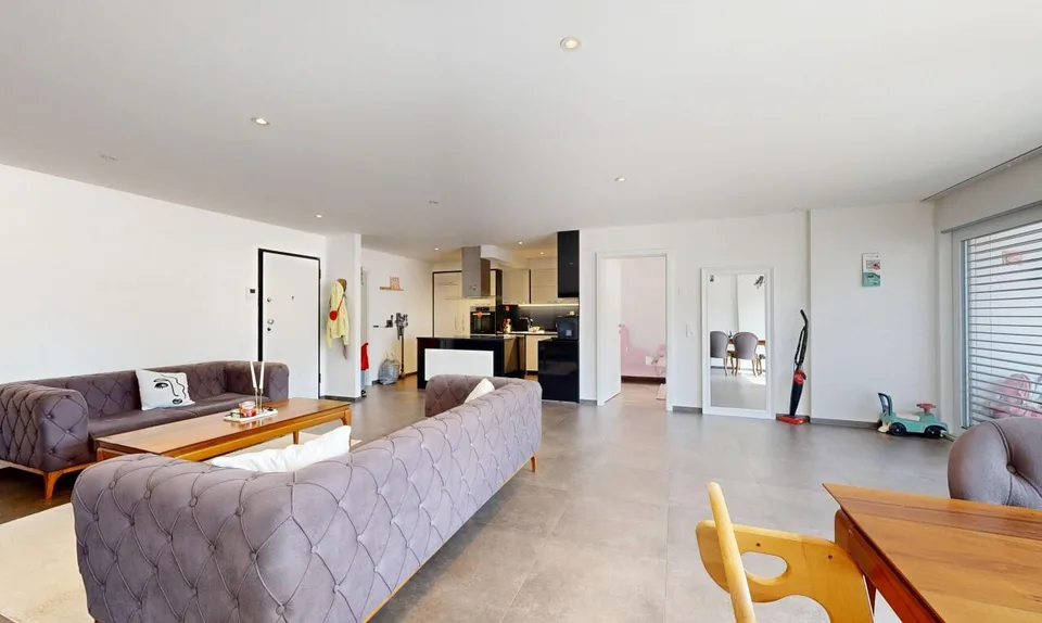 Grand 5,5p de 200 m² + Terrasses – Idéal Investisseurs ou Bi-familial