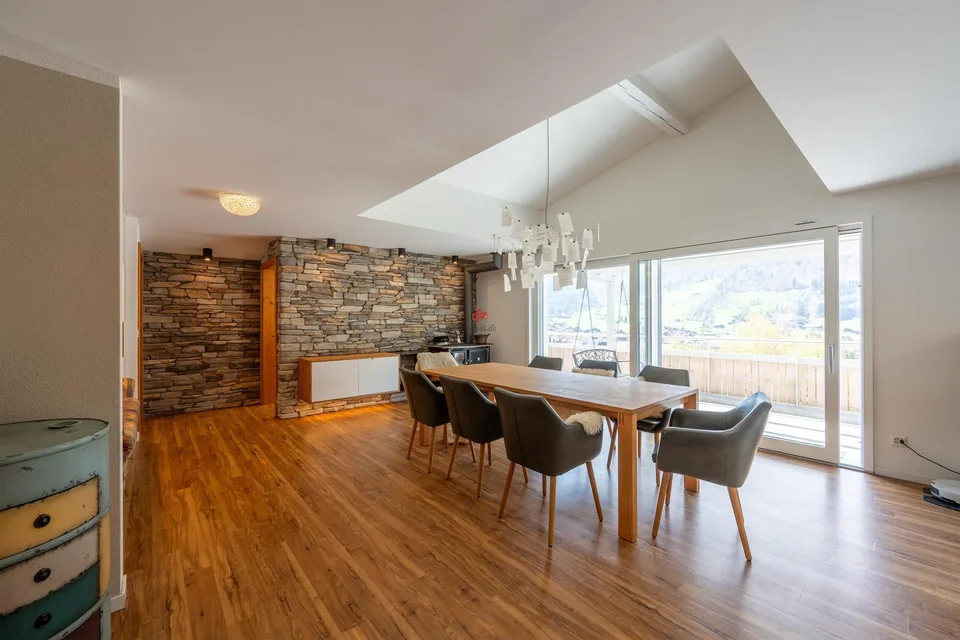 Renoviertes Maisonette-Zuhause mit Seeblick!