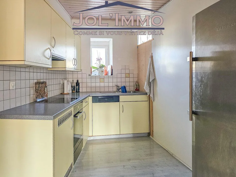 Immeuble de 3 appartements idéalement située proche de la gare avec...