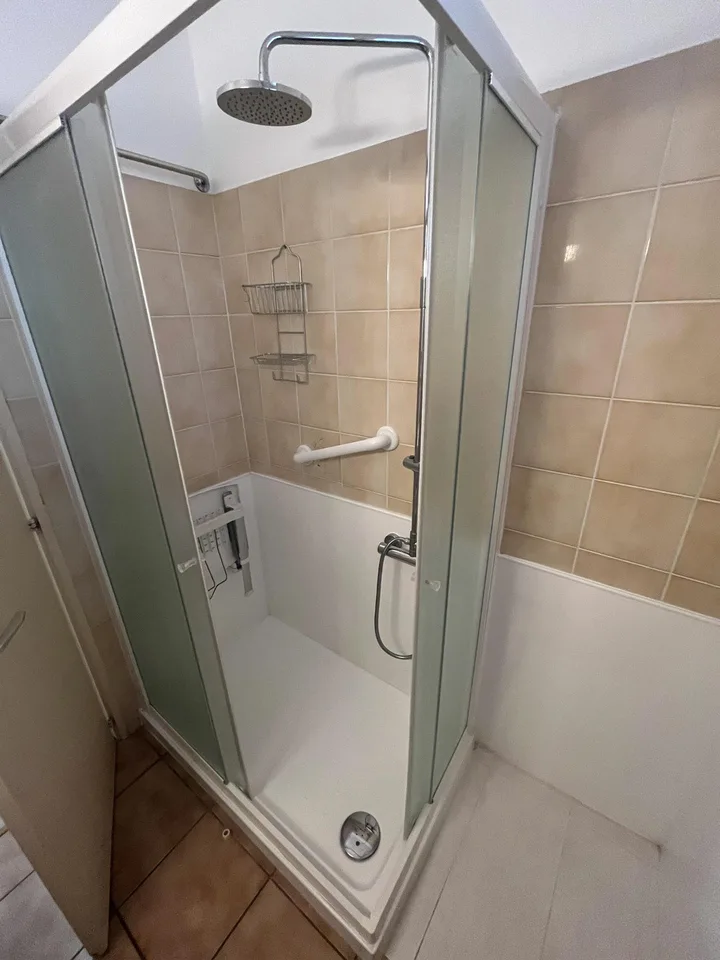 Ampio Balcone, Risalita con Ascensore, Bagno e Cucina Nuovi (2020) ... – Foto 25 von 32