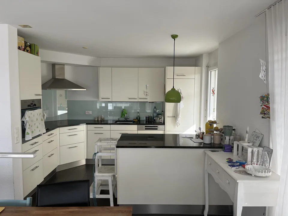 Exklusive 4.5 Zi.-Wohnung mit grosser Terrasse