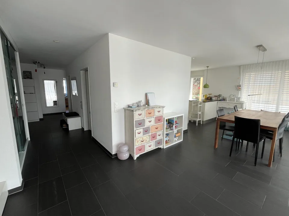 Exklusive 4.5 Zi.-Wohnung mit grosser Terrasse