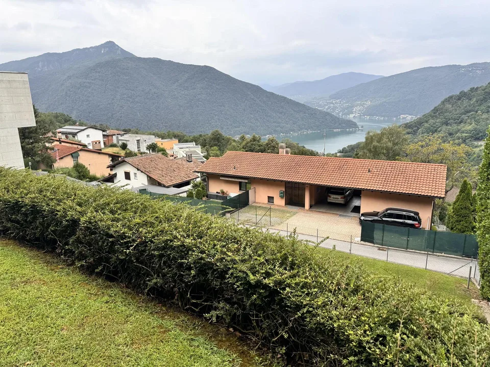 GRANDE TERRENO EDIFICABILE DI 530 MQ CON VISTA LAGO A ROVIO
