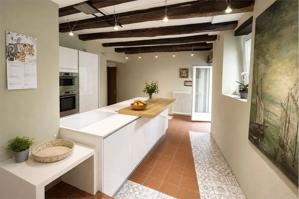 Elegante dimora storica con corte privata a Gentilino
