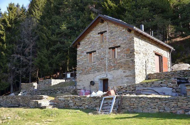 3-Zimmer-Rustico in der Natur an sehr sonniger Aussichtlage / Belli...
