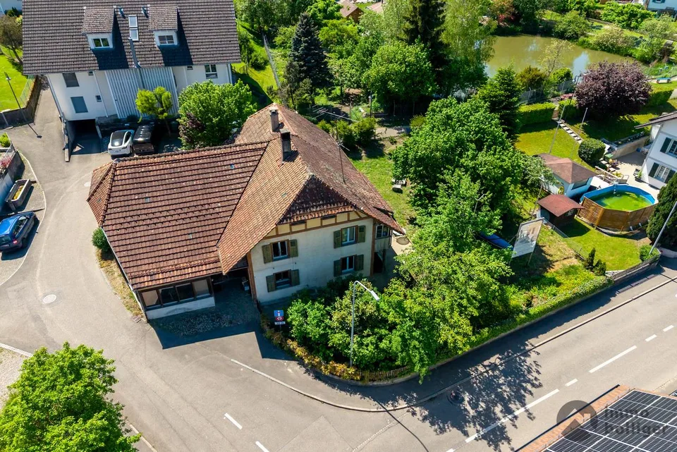 Charmantes Wohnhaus mit Scheune und Baulandreserve