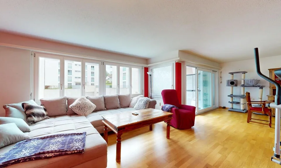 Grosszügige 4.5-Zimmer-Wohnung mit viel Potenzial an ruhiger Lage