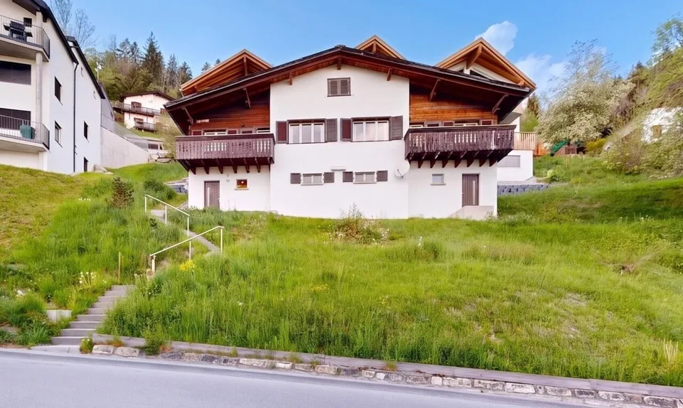 Charmantes Chalet mit Bergsicht und Ausbaupotenzial in Laax