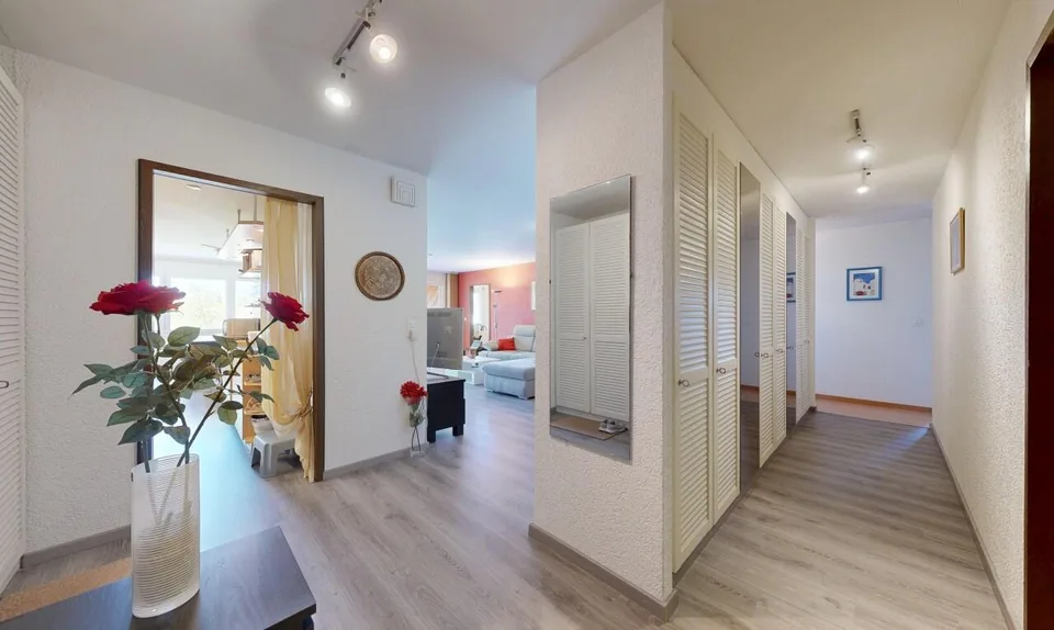 Familienwohnung mit 5,5 Zimmern und 157 m² mit Kamin und Garage