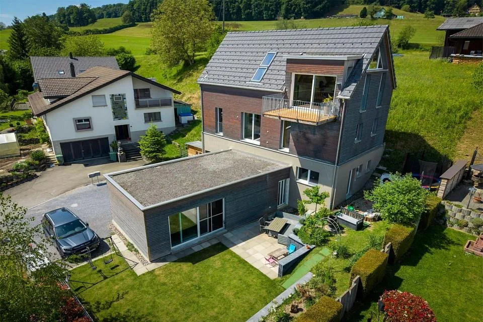 Modernes 6.5 Zi.- EFH, Studio und Erweiterungspotential