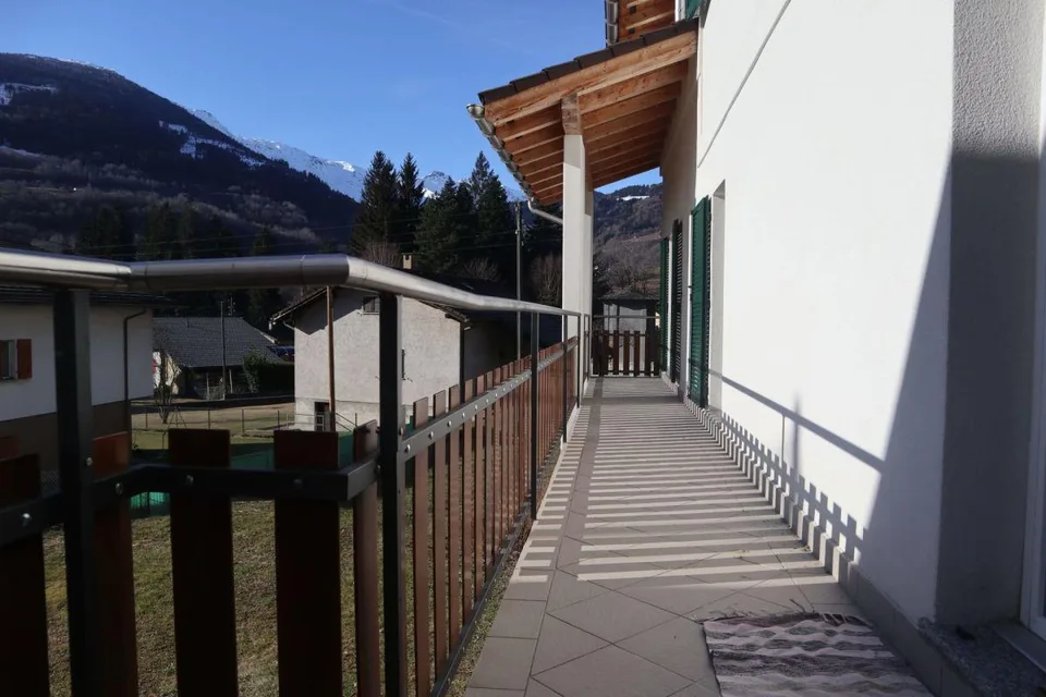 Interessante e nuova palazzina a reddito immersa nel verde, Olivone