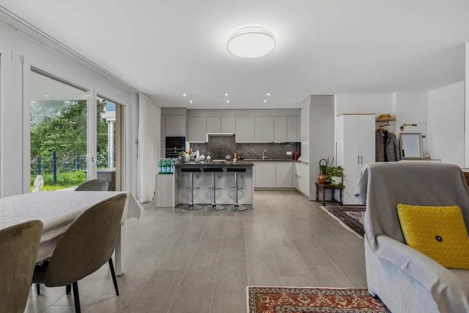 Moderne 3,5-Zimmer-Wohnung mit Terrasse und Garten in Zwingen