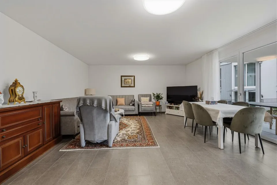 Moderne 3,5-Zimmer-Wohnung mit Terrasse und Garten in Zwingen