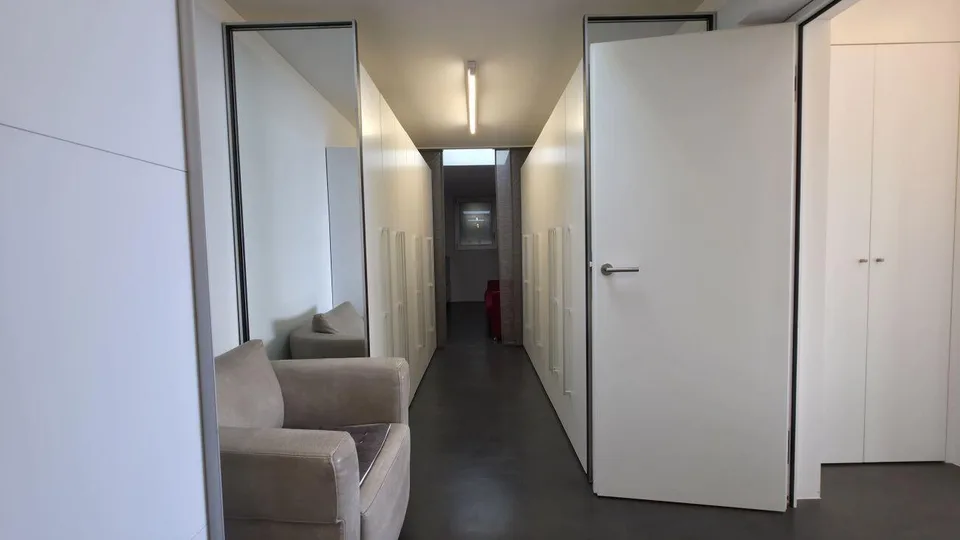 Zeitgenössische Liegenschaft mit Garage, Innenlift und spektakuläre... – Foto 21 von 27