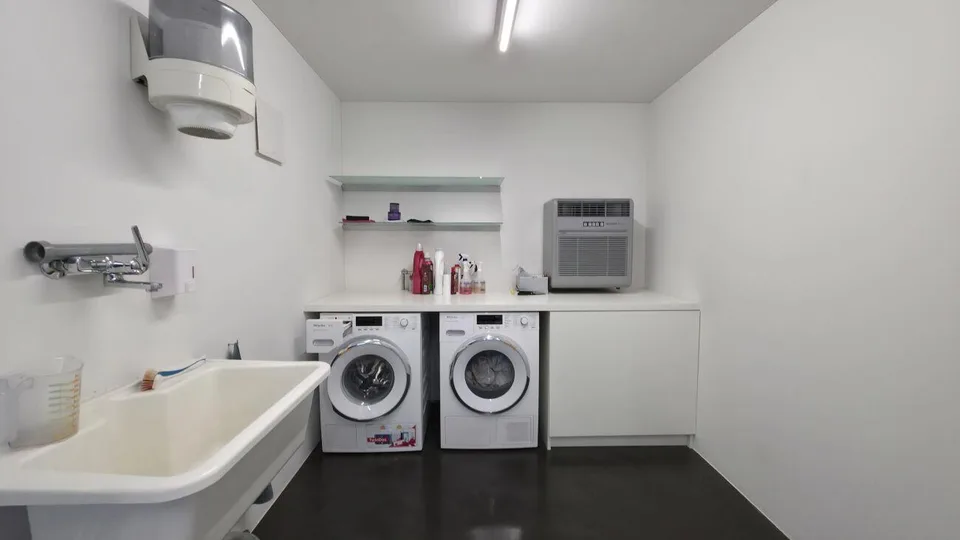 Zeitgenössische Liegenschaft mit Garage, Innenlift und spektakuläre... – Foto 22 von 27