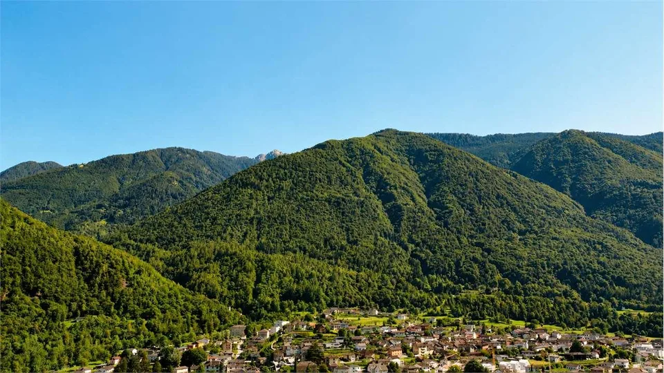 Roveredo (GR) - Terreno edificabile esclusivo con vista panoramica