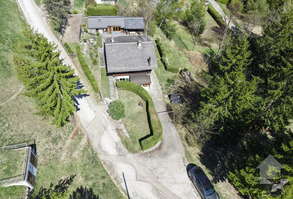 Charmant chalet de 2 appartements + dépendance, belle situation