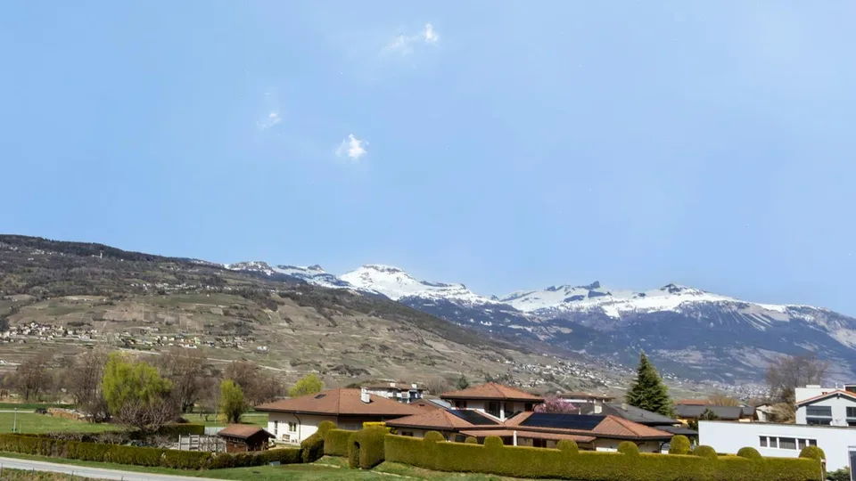 A VENDRE CONTEMPORAINE VILLA 5.5 PCES A RECHY