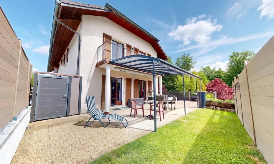 Maison familiale lumineuse avec jardin