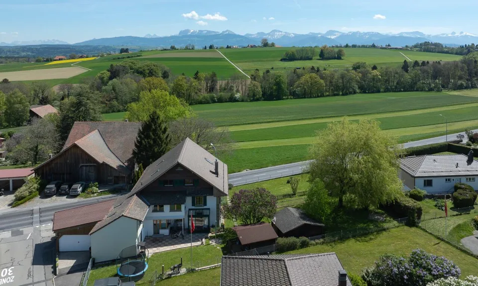 Duplex au charme authentique avec jardin privatif à 20min de Lausanne