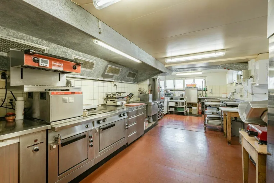 Hotel Restaurant Alpina-Ritzli mit beliebtem Pub in Innertkirchen – Foto 6 von 14