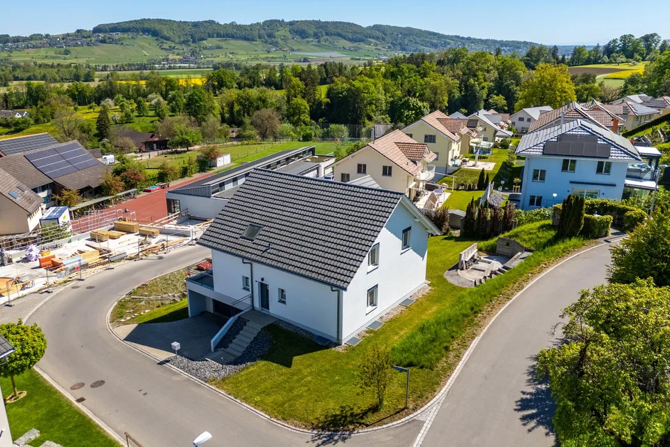 Schönes Einfamilienhaus an zentraler und ruhiger Lage