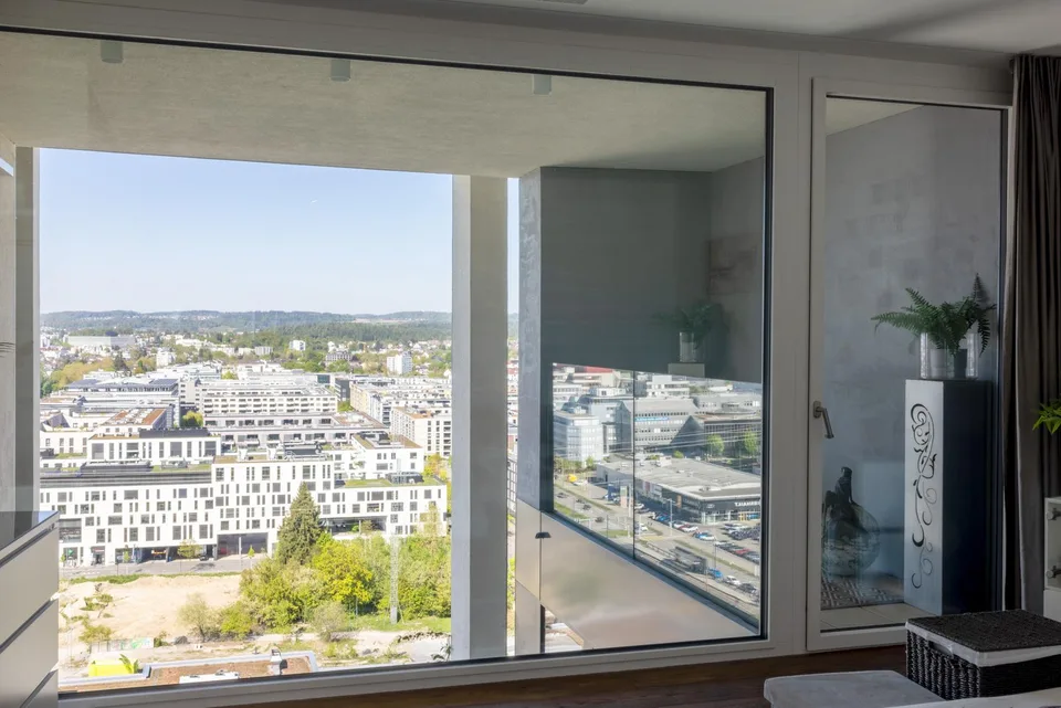 Beeindruckende 5½-Zimmer Attika-Maisonettewohnung in Zürich.