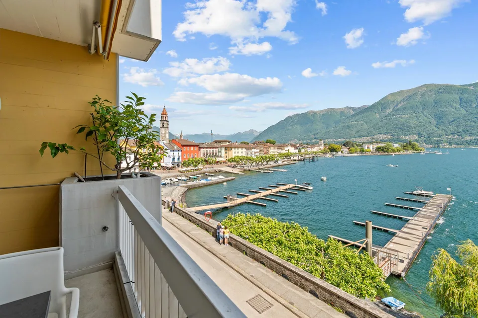 4.5 Locali direttamente sul lungo lago di Ascona