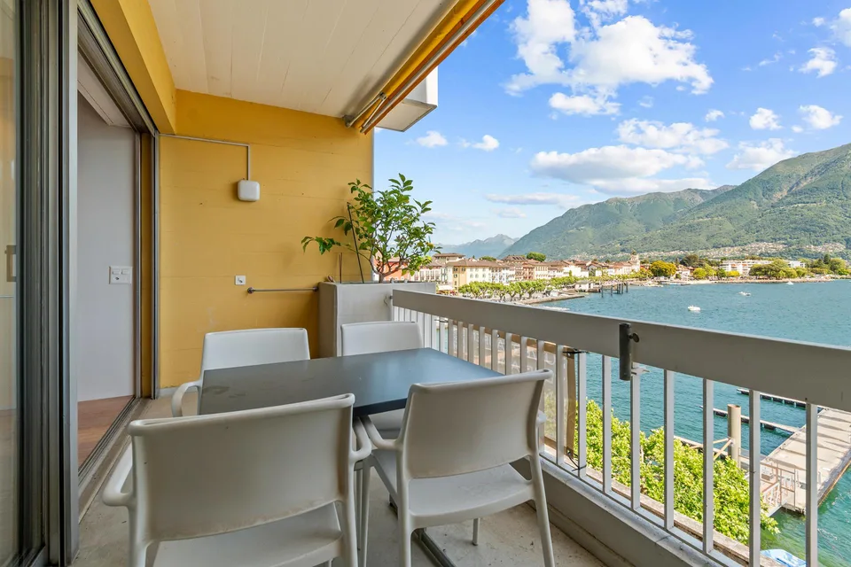 4.5 Locali direttamente sul lungo lago di Ascona