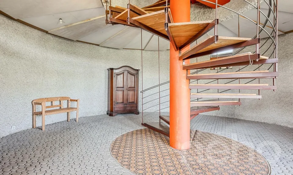 Wohnen im Rundhus. Architektur, Natur und Ruhe in Neuheim