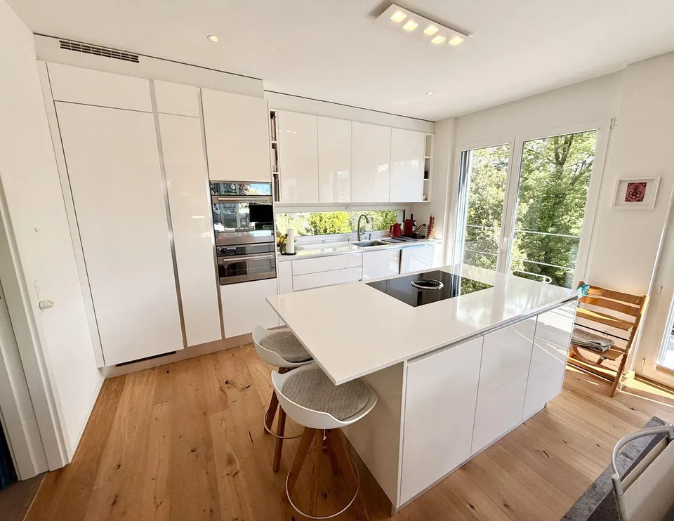 Eleganza e luce in una casa unifamiliare da sogno | Eleganz und Lic...
