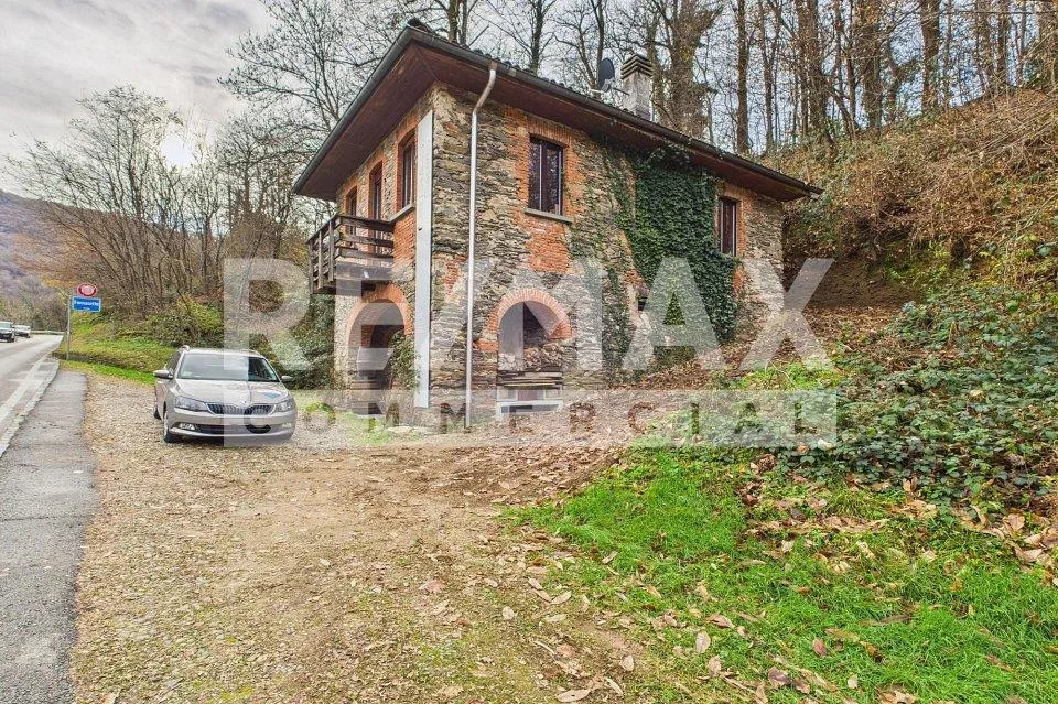 Un angolo di tradizione: grotto in vendita a Monteggio