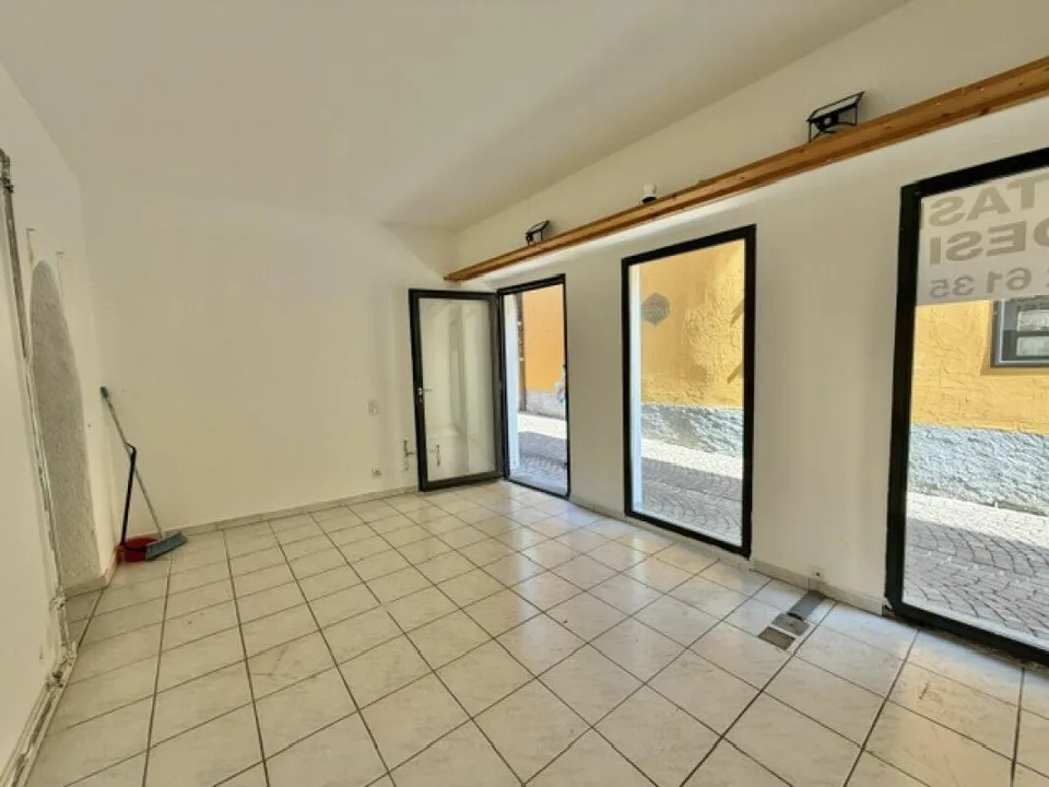 ZU VERKAUFEN IM BORGO VON ASCONA - Hübsches Geschäft mit Innenhof