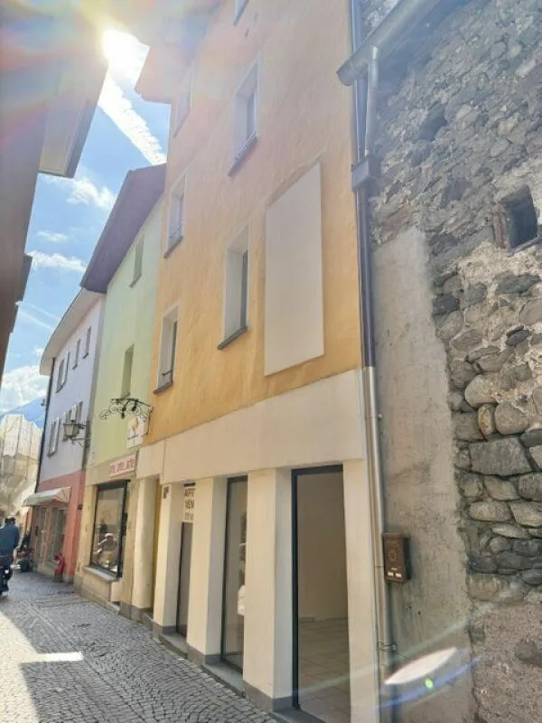 ZU VERKAUFEN IM BORGO VON ASCONA - Hübsches Geschäft mit Innenhof